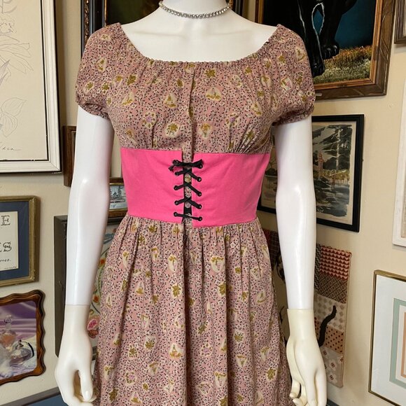 60s Vintage Pink and Black Floral Cotton Corset Waist Scoop Neck Peasant Dress - Picture 3 of 7